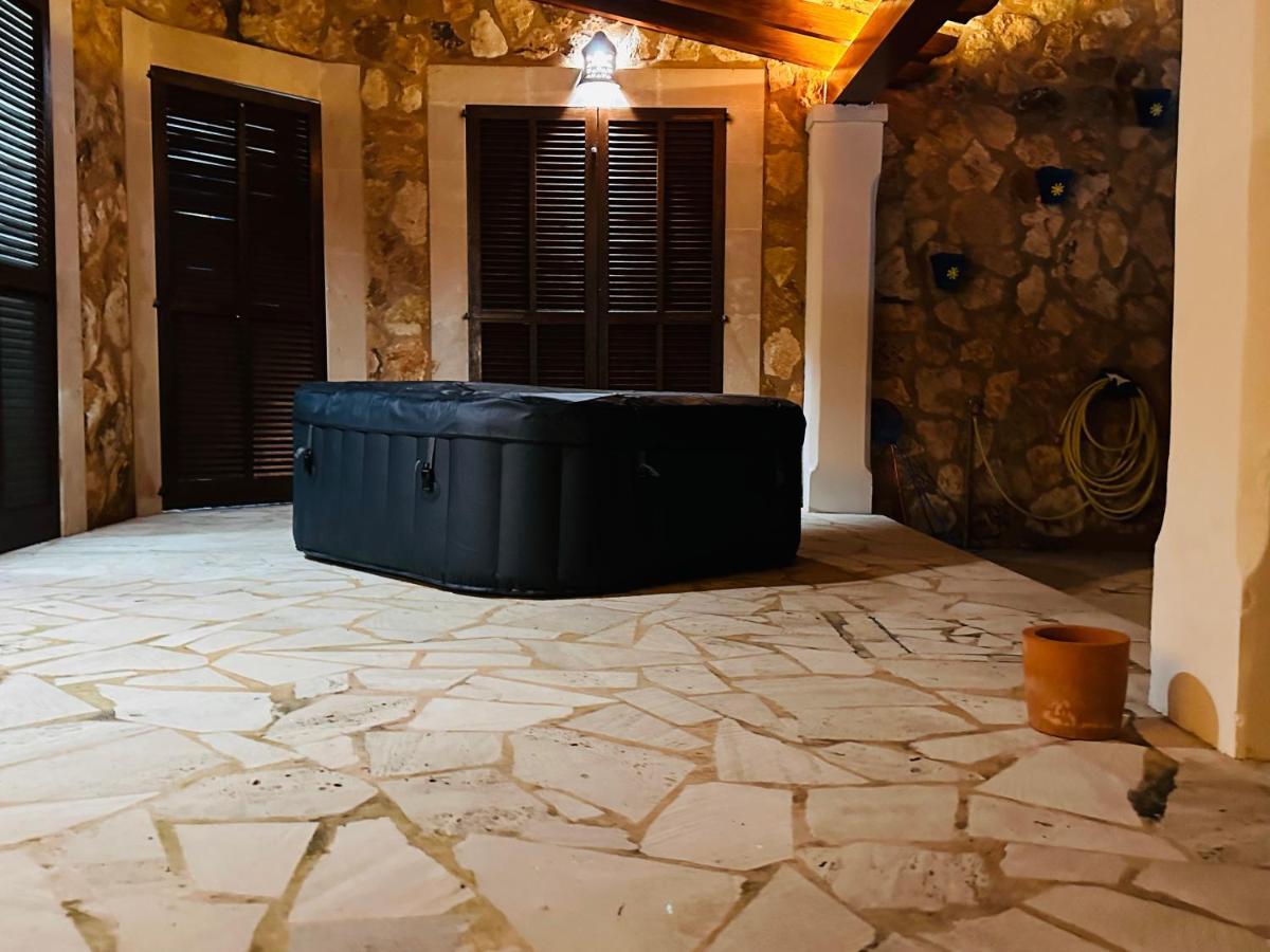 Villa Sanchez In Strandnahe Mit Pool, Jacuzzi, Klima, Wifi, Gas Bbq Santanyí Exterior foto